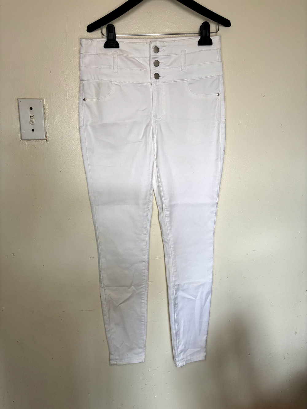 refuge High-Rise White Skinny Jeans with Triple Button